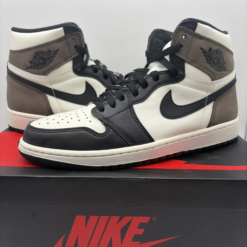 Size 10 - Jordan 1 Retro OG High Dark Mocha (555088-105)